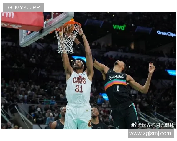 夏季联赛精彩对决马刺与骑士强强联手争夺胜利荣耀之战